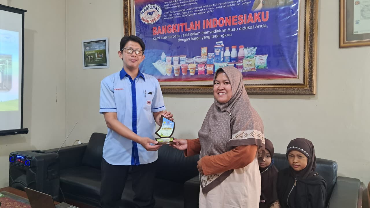 Mengintip Proses Produksi Susu di CV Cita Nasional Mengintip Proses Produksi Susu di CV Cita Nasional